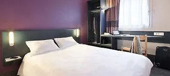 B&B Hotel Hyères 2*,